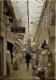 Les insolites passages du Sentier, Cour des miracles et secrets de confection Mtro Raumur Sbastopol Affiche