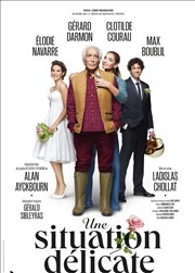 Une situation délicate | avec Gérard Darmon, Clotilde Coureau, Max Boublil, Elodie Navarre Atlantia Affiche